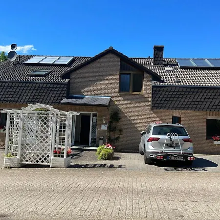 Guest house Gaestehaus Zum Buchenweg Hasenfeld